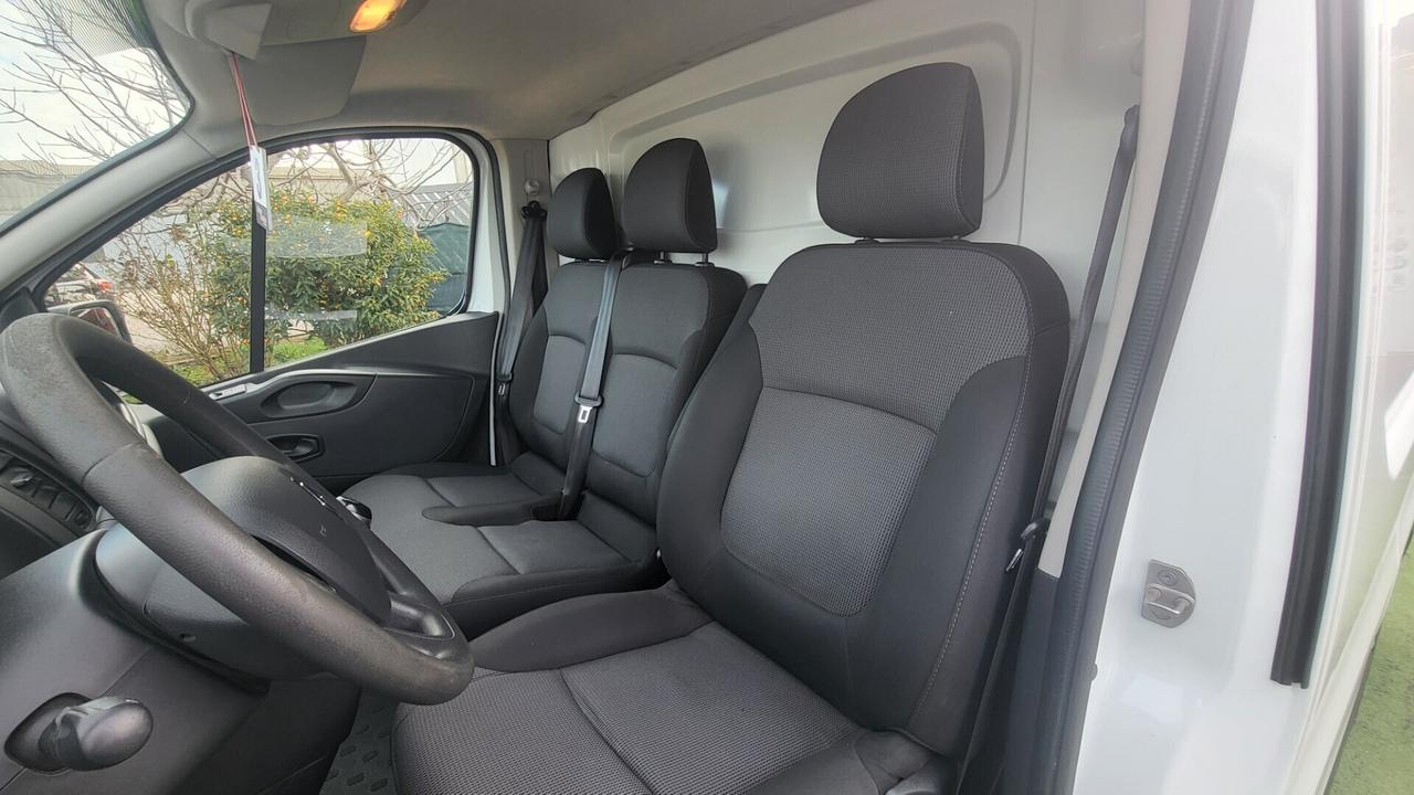 Renault Trafic T27 2.0 DCi 120CV PC-TN