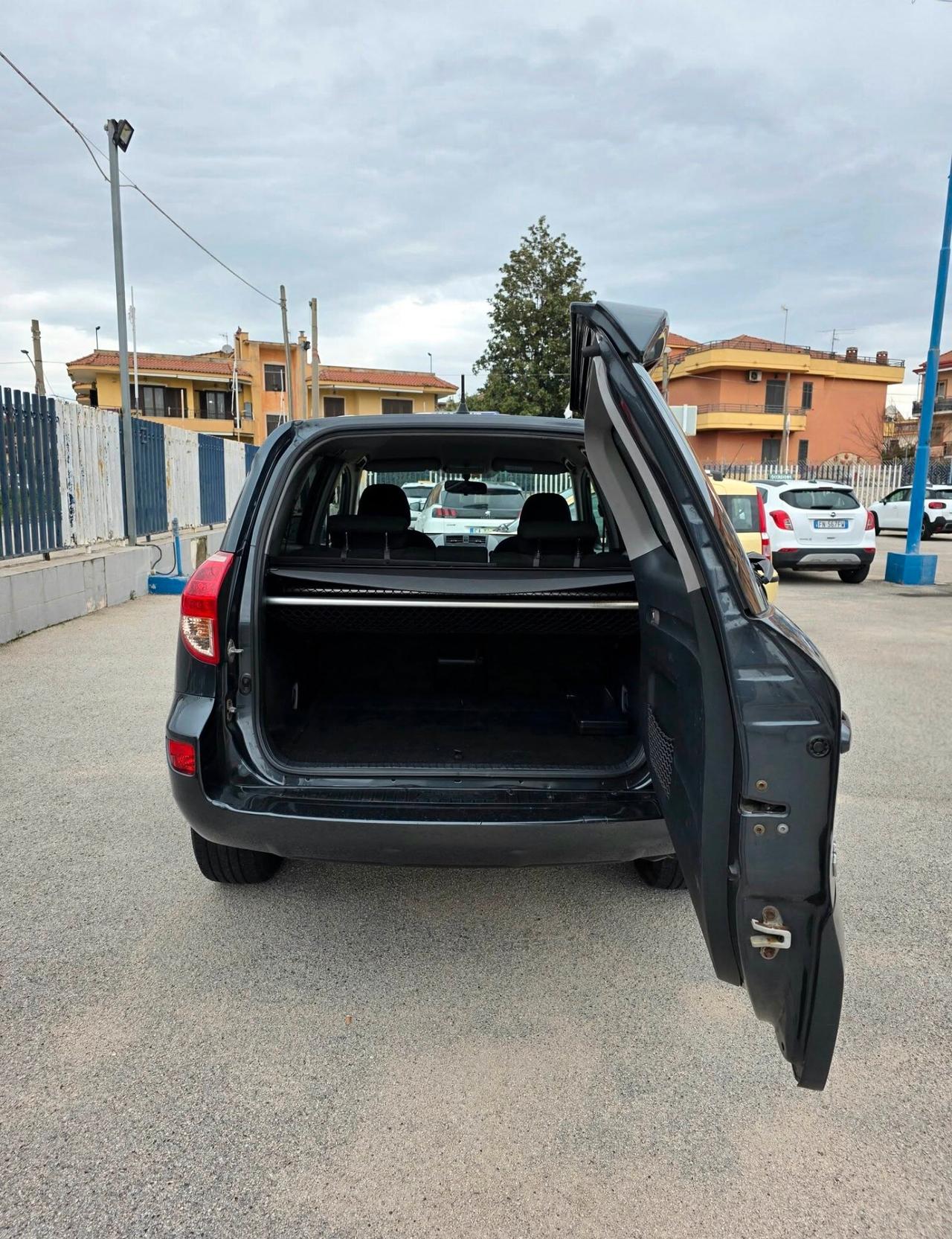 Toyota RAV4 2.2 D-4D 136 CV Sol