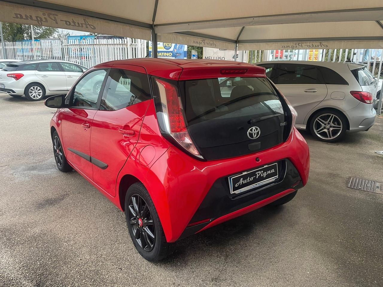 Toyota Aygo 1.0 VVT-i 69 CV 5 porte x-cite