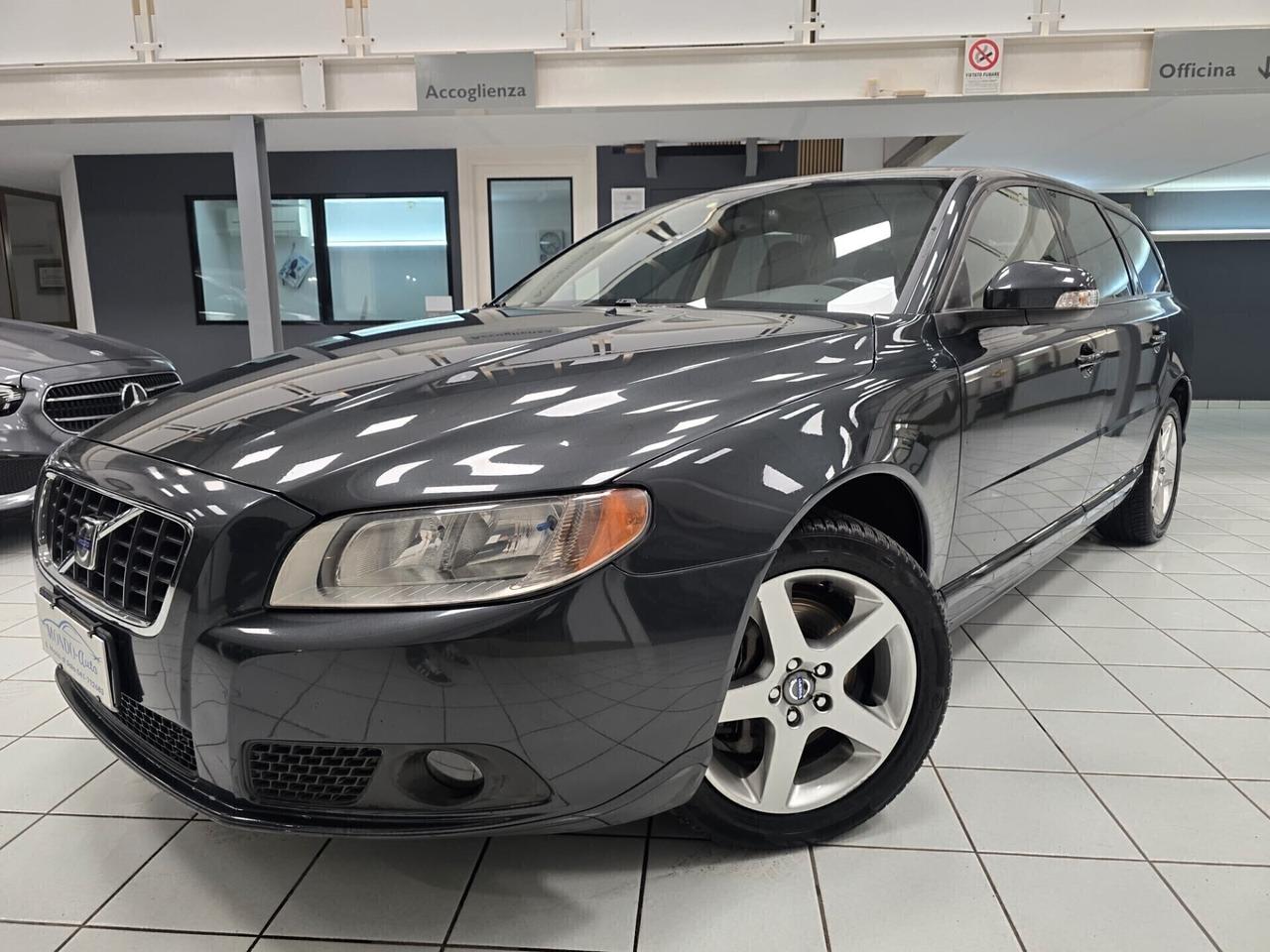 Volvo V70 2.4 d5 185 cv Momentum 2009