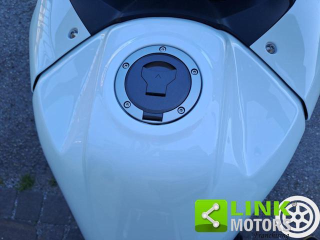HONDA Transalp XL750 .