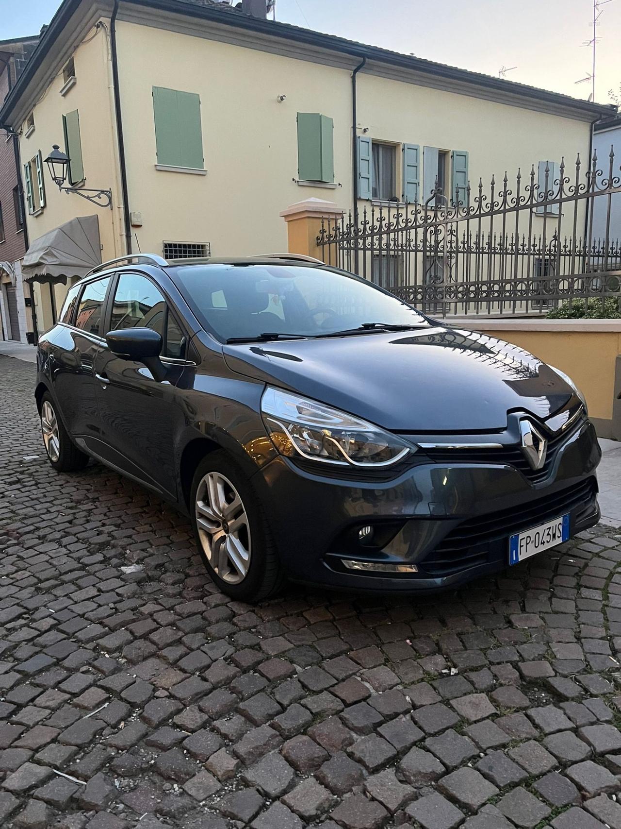 Renault Clio Sporter dCi 8V 90 CV Duel2