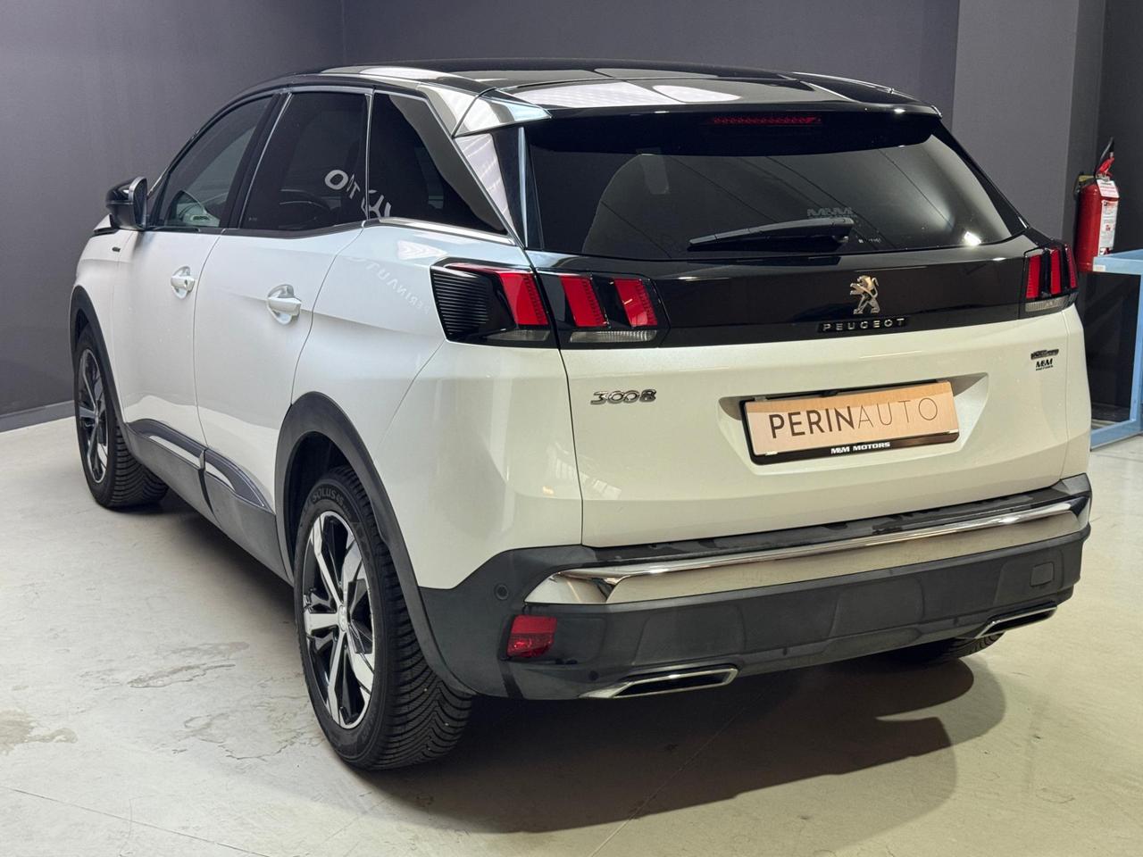 PEUGEOT 3008 BlueHDi 130 S&S EAT8