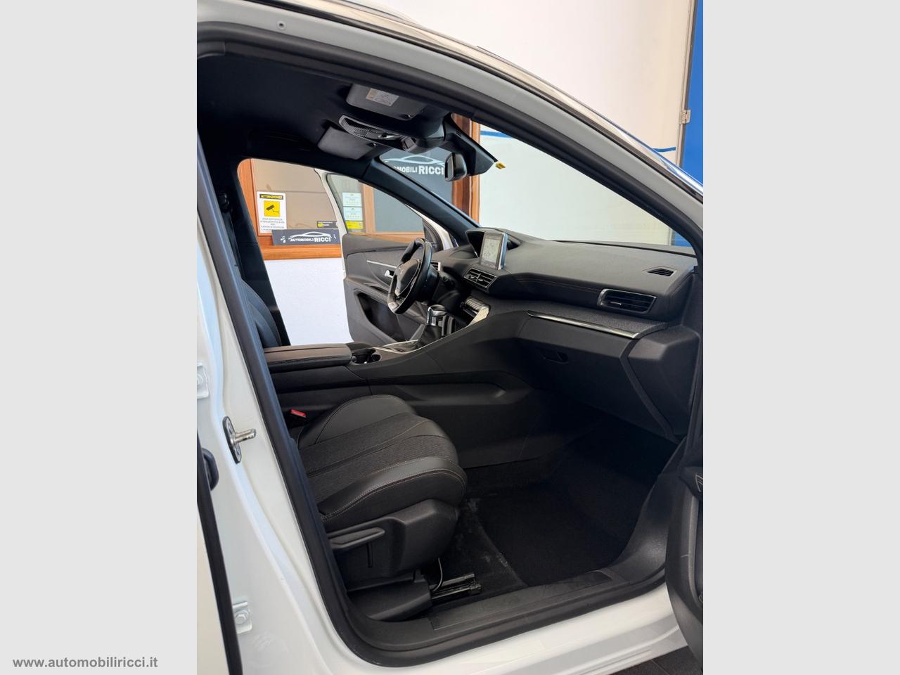 PEUGEOT 5008 BlueHDi 130 S&S GT Line 7 POSTI