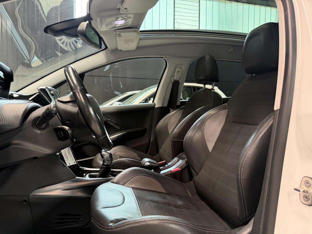 Peugeot 2008 Neopatentati+Tetto+Pelle+Allure
