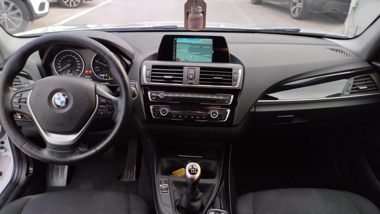 Bmw 116 116d 5p. Urban