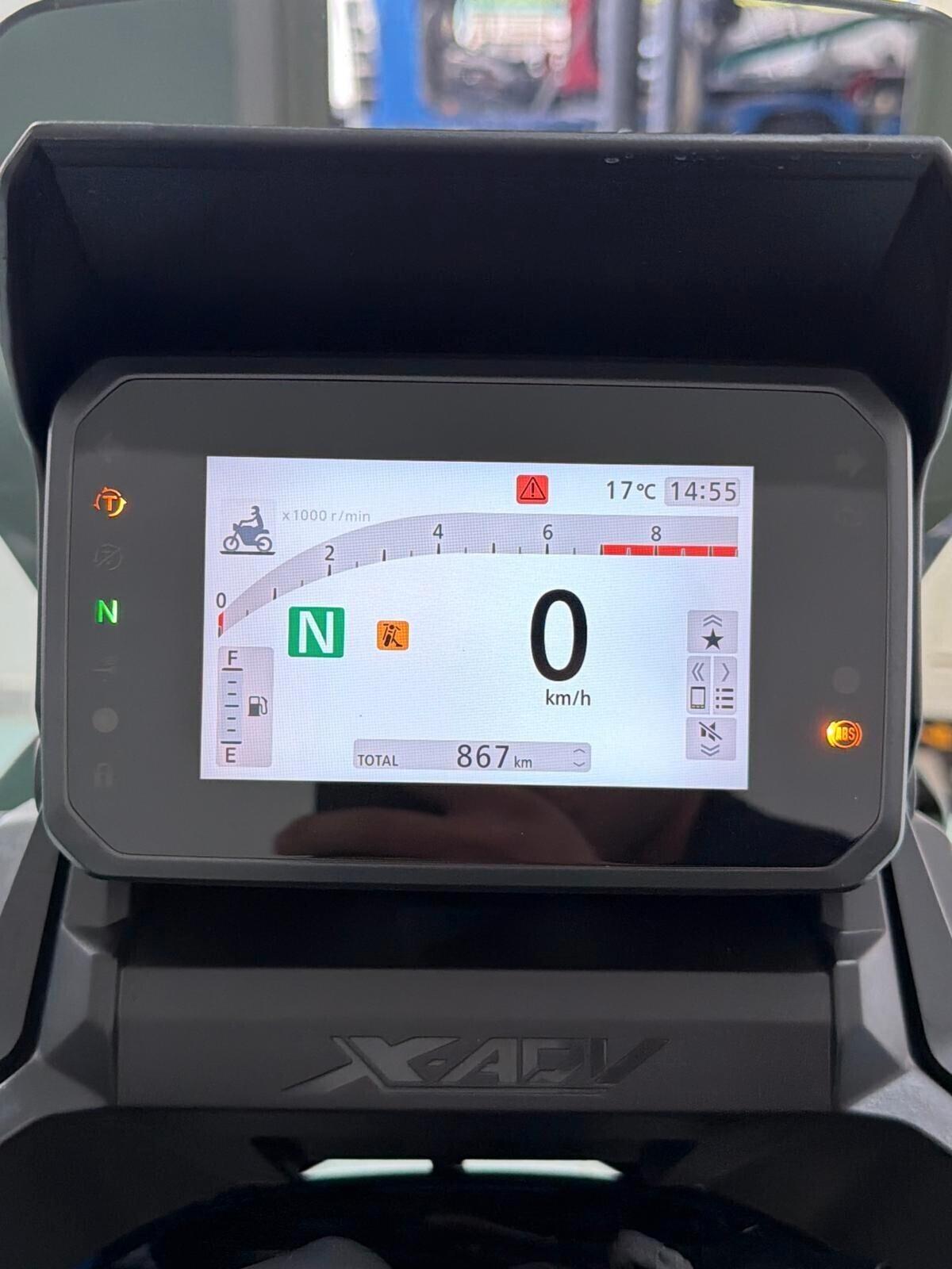 Honda X-ADV 750 travel edition