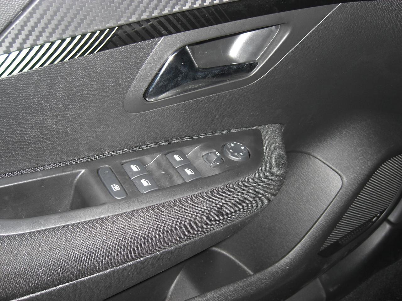 Peugeot 208 Peugeot 208 Active 75 CV per NEOPATENTATI