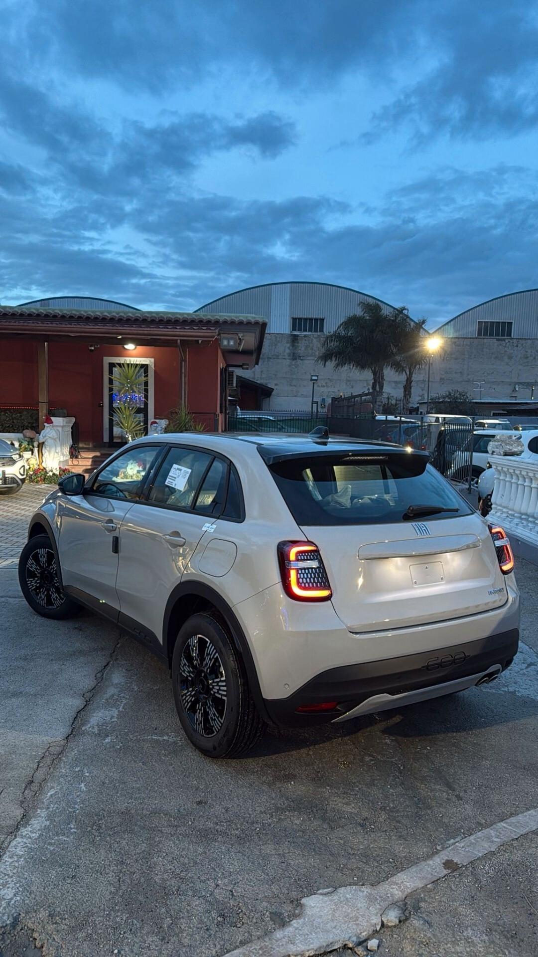 Fiat 600 Hybrid 145 CV CAMBIO AUTOMATICO "ICON"