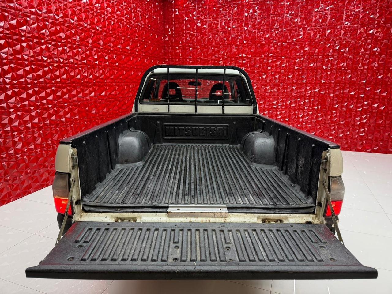 Mitsubishi L200 2.5 TDI 4WD Magnum Club Cab Pick-up