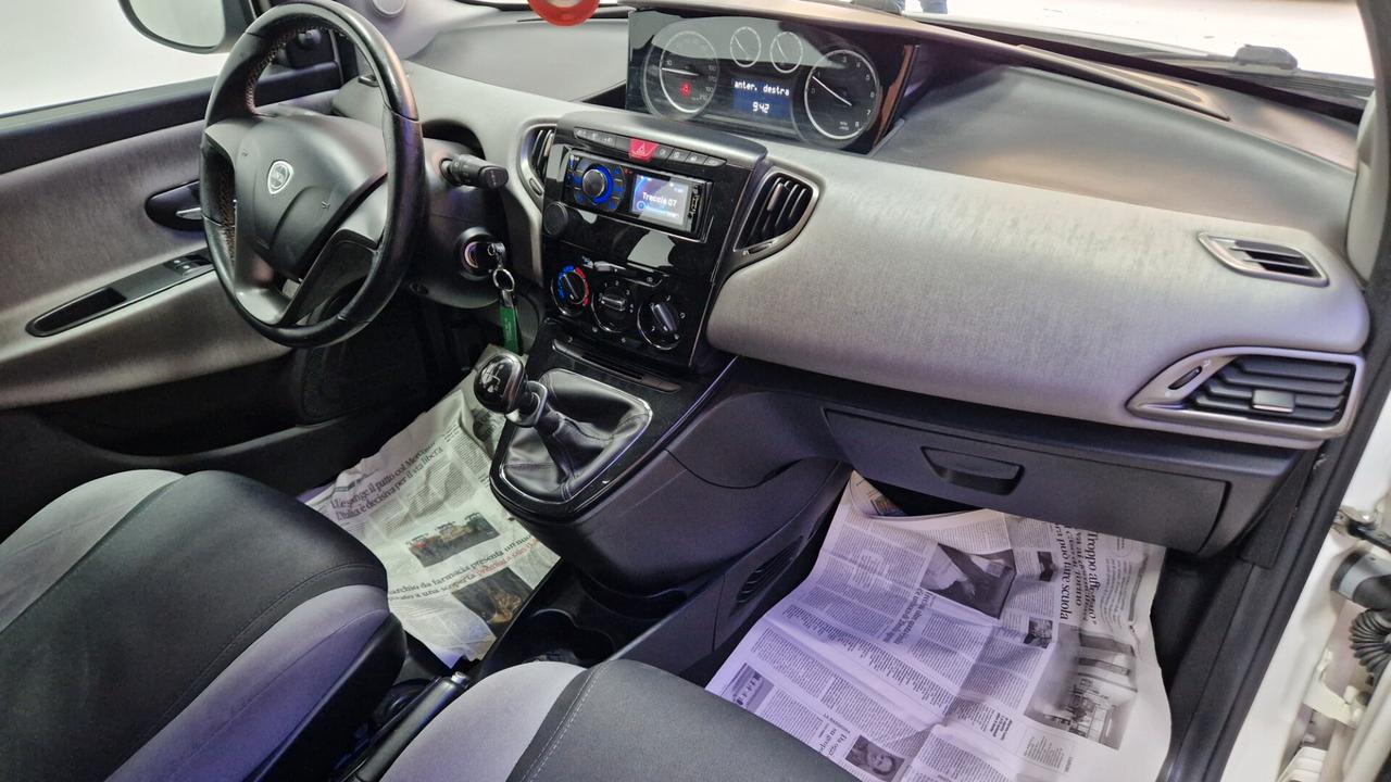 Lancia Ypsilon 1.2 69 CV 5 porte S&S Gold