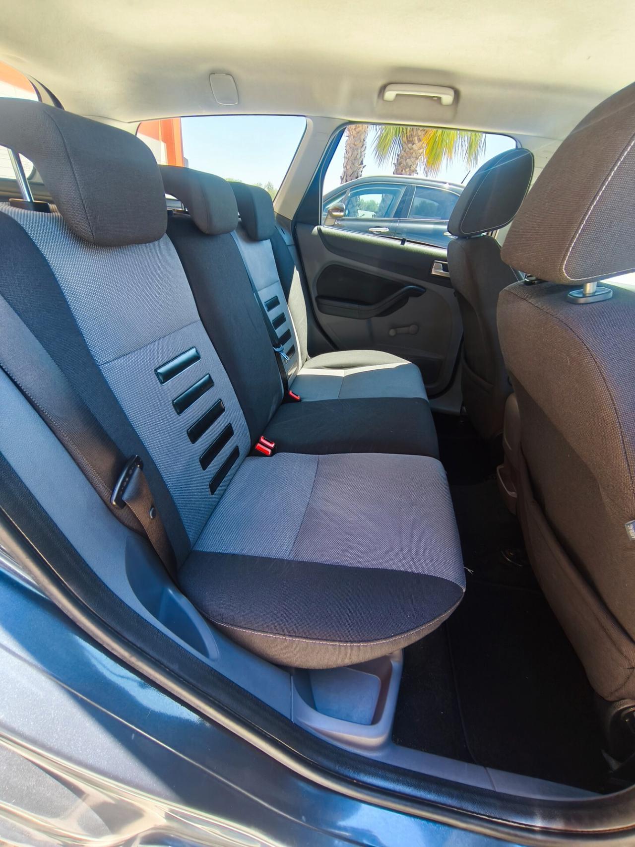 Ford Focus Focus+ 1.6 TDCi 110CV GANCIO TRAINO 2008