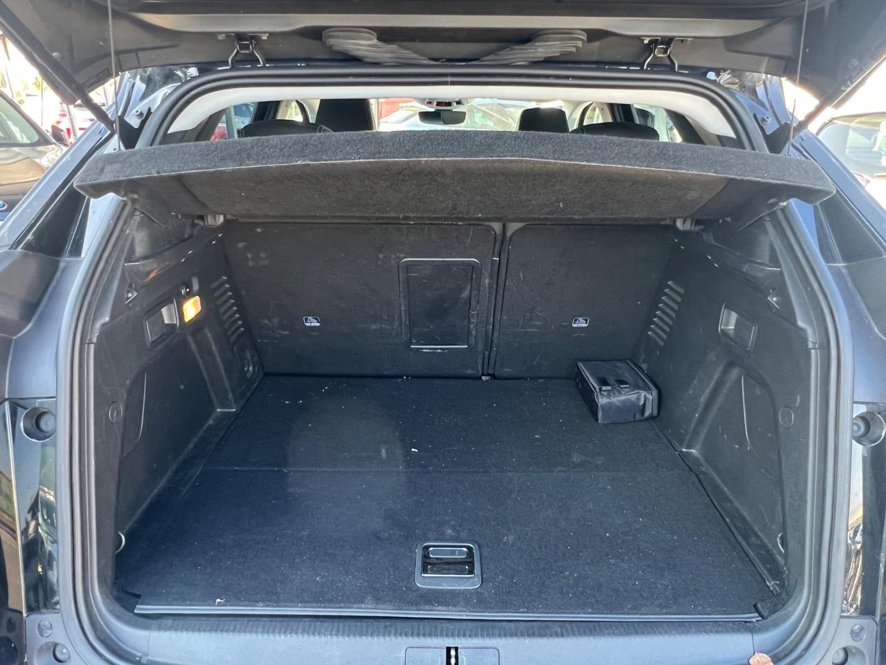 Peugeot 3008 Hybrid 225 e-EAT8 Allure FINANZIABILE