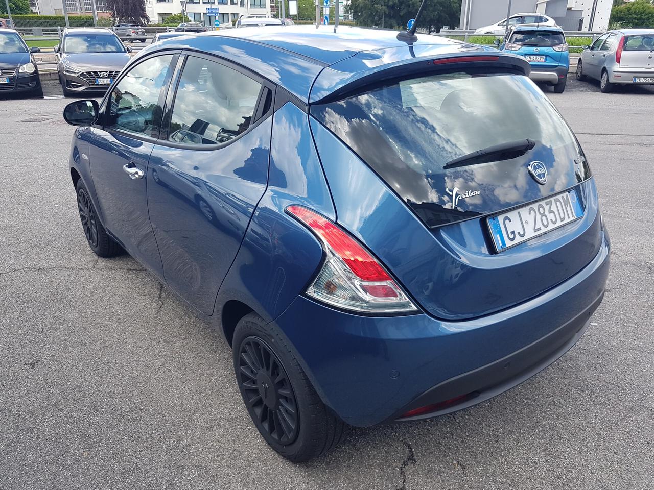 Lancia Ypsilon 1.0 FireFly 5 porte S&S Hybrid Silver Plus