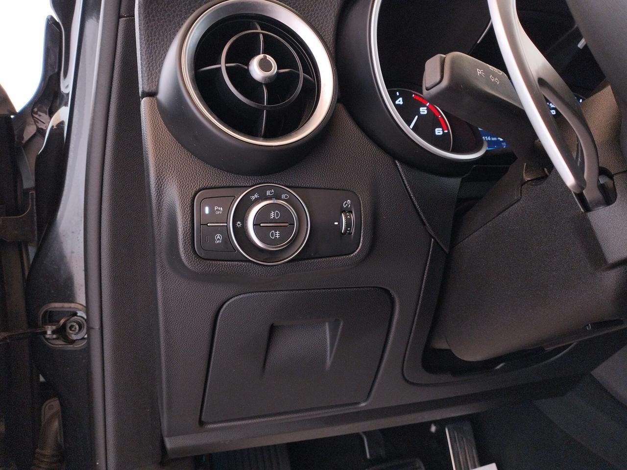 Alfa Romeo Stelvio 2.2 Turbodiesel 160 CV AT8 RWD Super Business