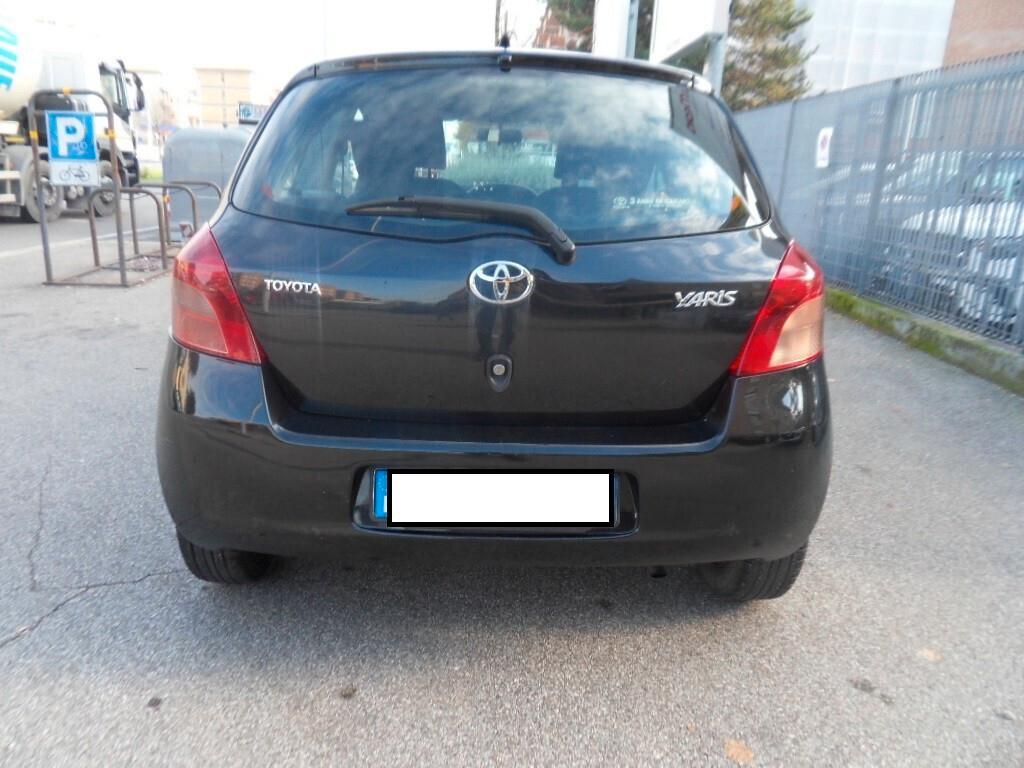 Toyota Yaris 1.0 3 porte