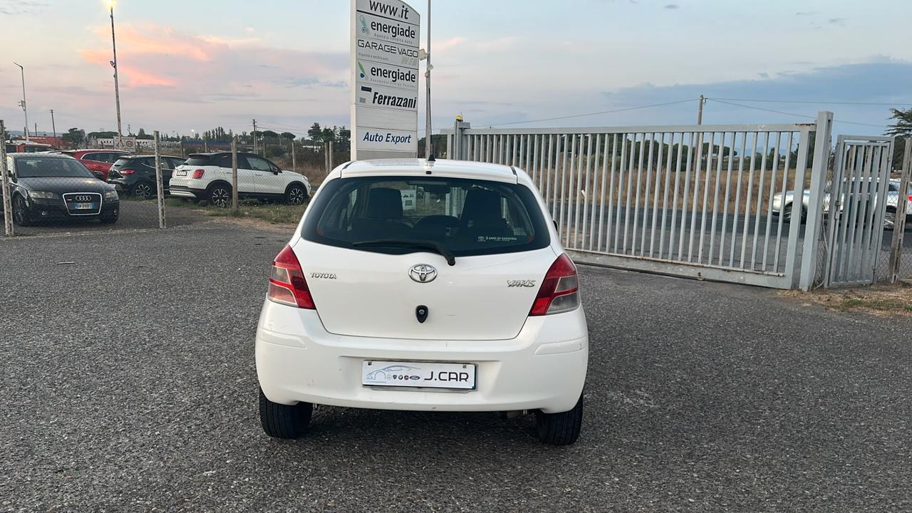 Toyota Yaris 1.0 3 porte Now