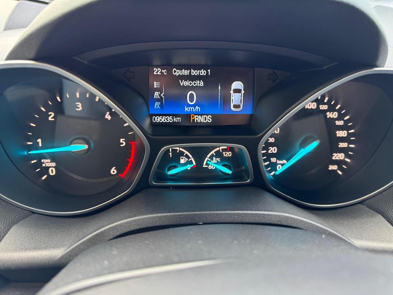 Ford Kuga 1.5 TDCI 120 CV S&S 2WD Powershift Business