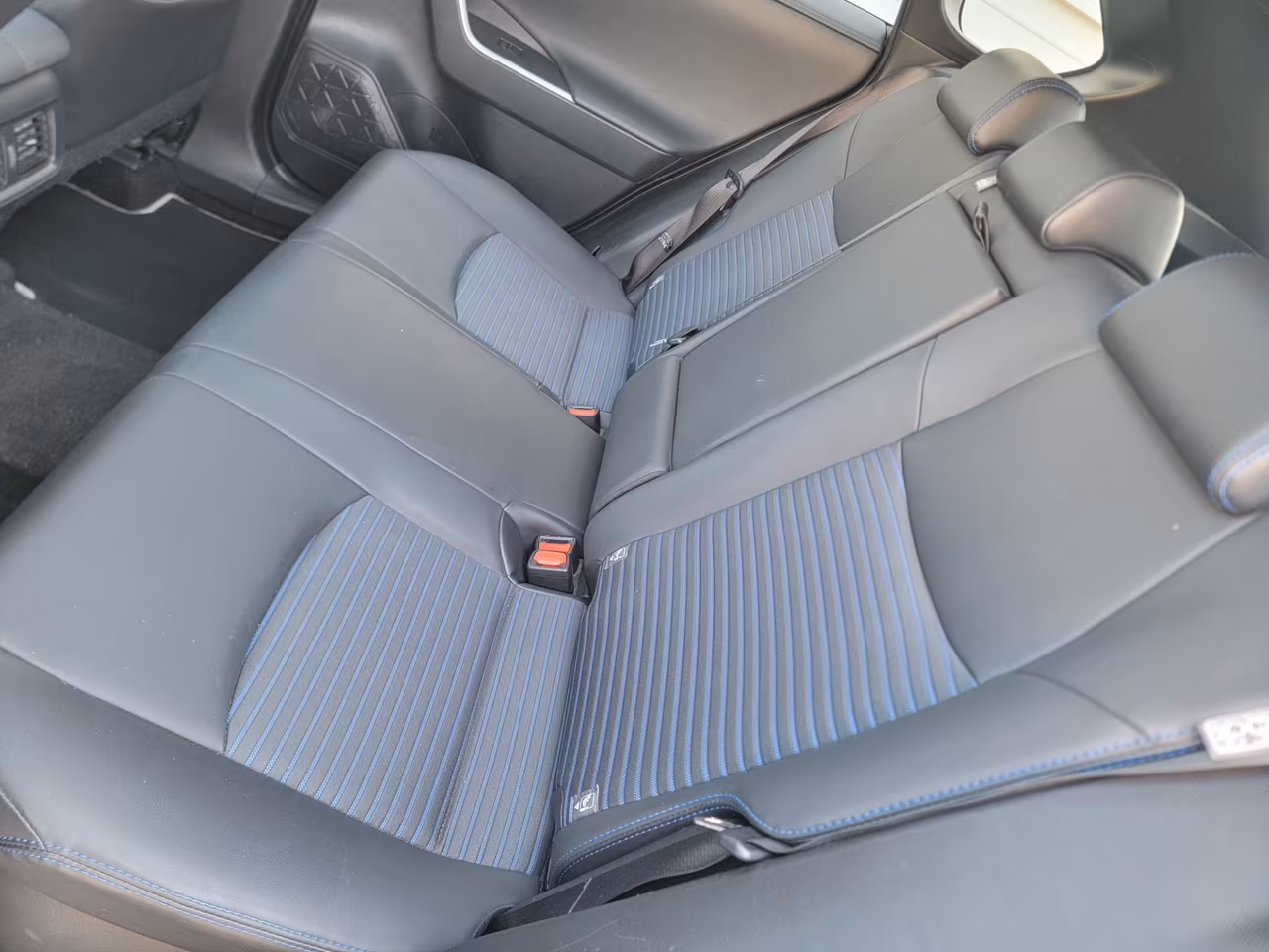 Toyota RAV 4 2.5 HV (218CV) LOUNGE SOLO 42 MILA KM !