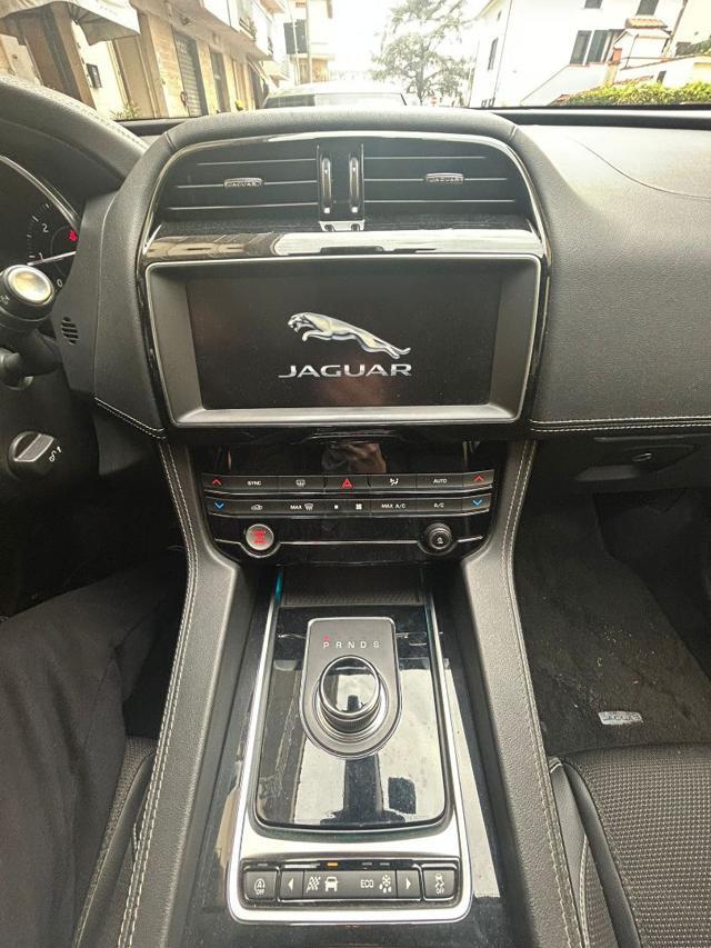 JAGUAR F-Pace 2.0 D 180 CV aut. R-Sport