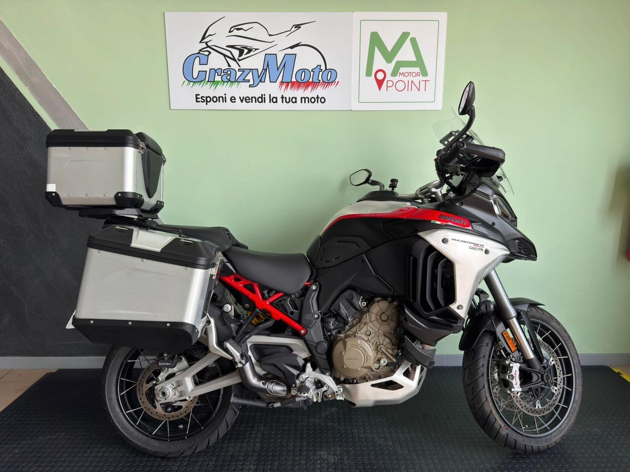 Ducati Multistrada V4 RALLY TRAVEL & RADAR