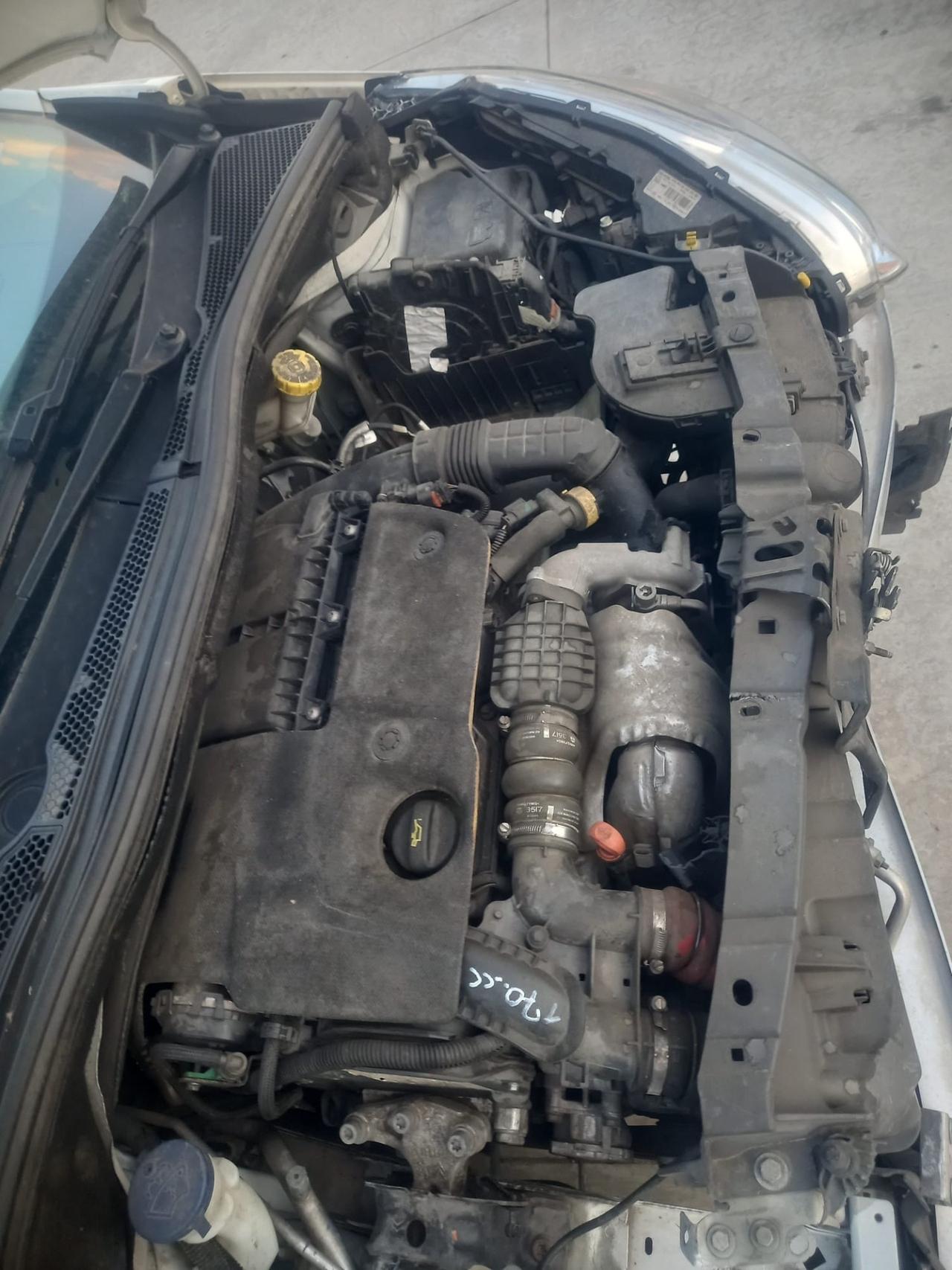 Peugeot 208 2018 sinistrata Incidentata