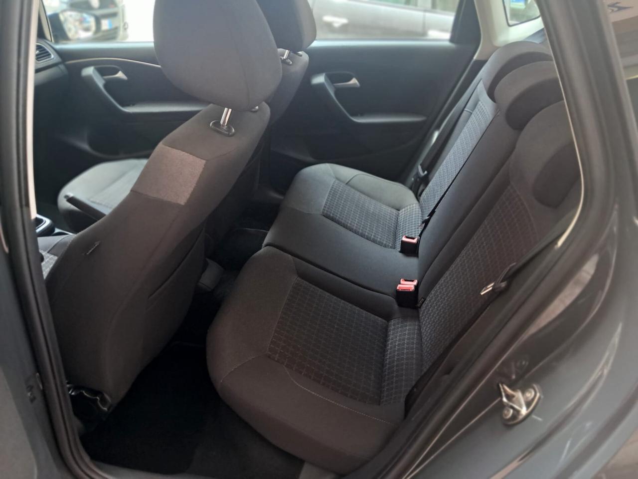 VOLKSWAGEN POLO 1.4 TDI 75CV-NEOPATENTATI-Euro7199