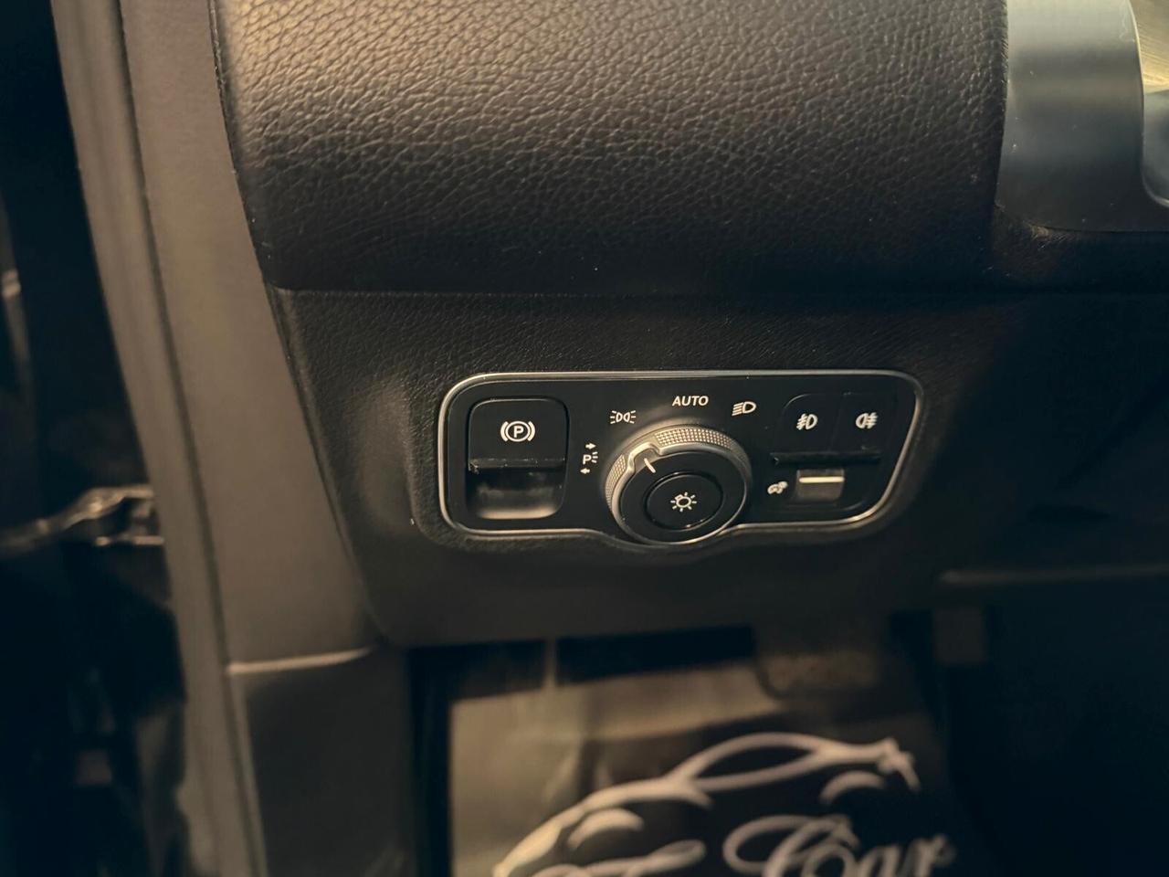 MERCEDES-BENZ GLB 180D SPORT 2.0 116CV PELLE NAVI CAM ANNO 2022