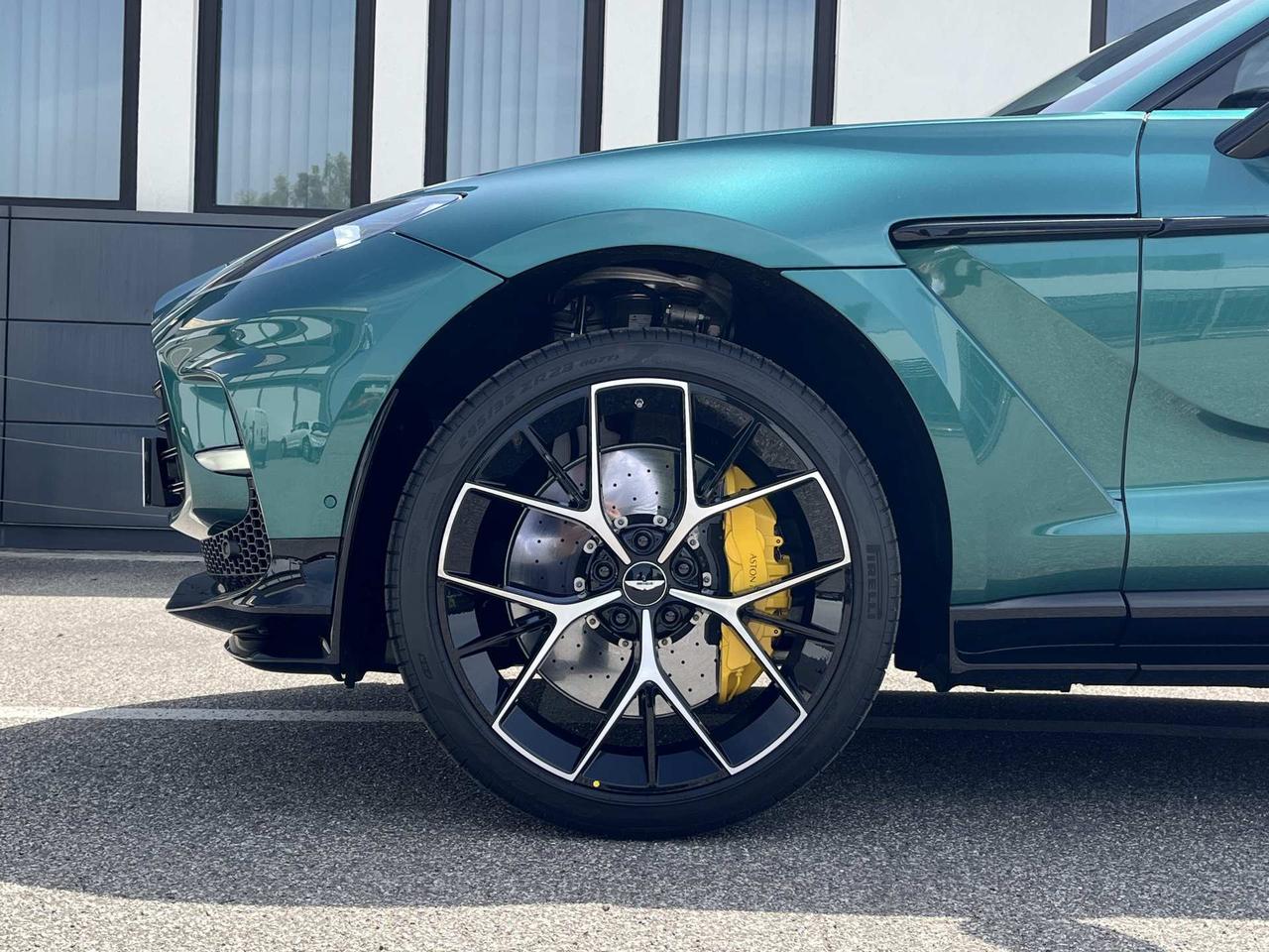 ASTON MARTIN DBX707 4.0 auto
