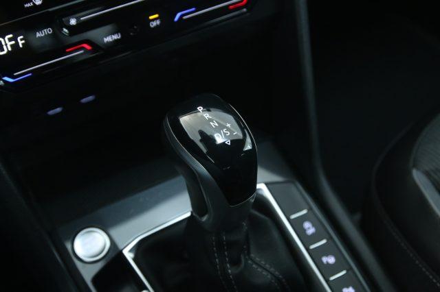VOLKSWAGEN Tiguan 2.0 TDI 150 CV SCR DSG R-Line Fari Matrix/Black P.