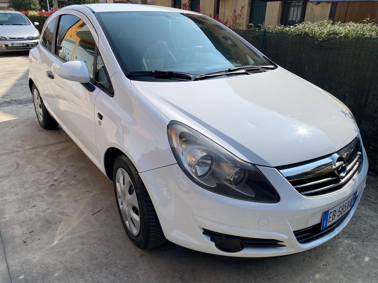 Opel Corsa 1.2 80CV 3 porte GPL-TECH Edition