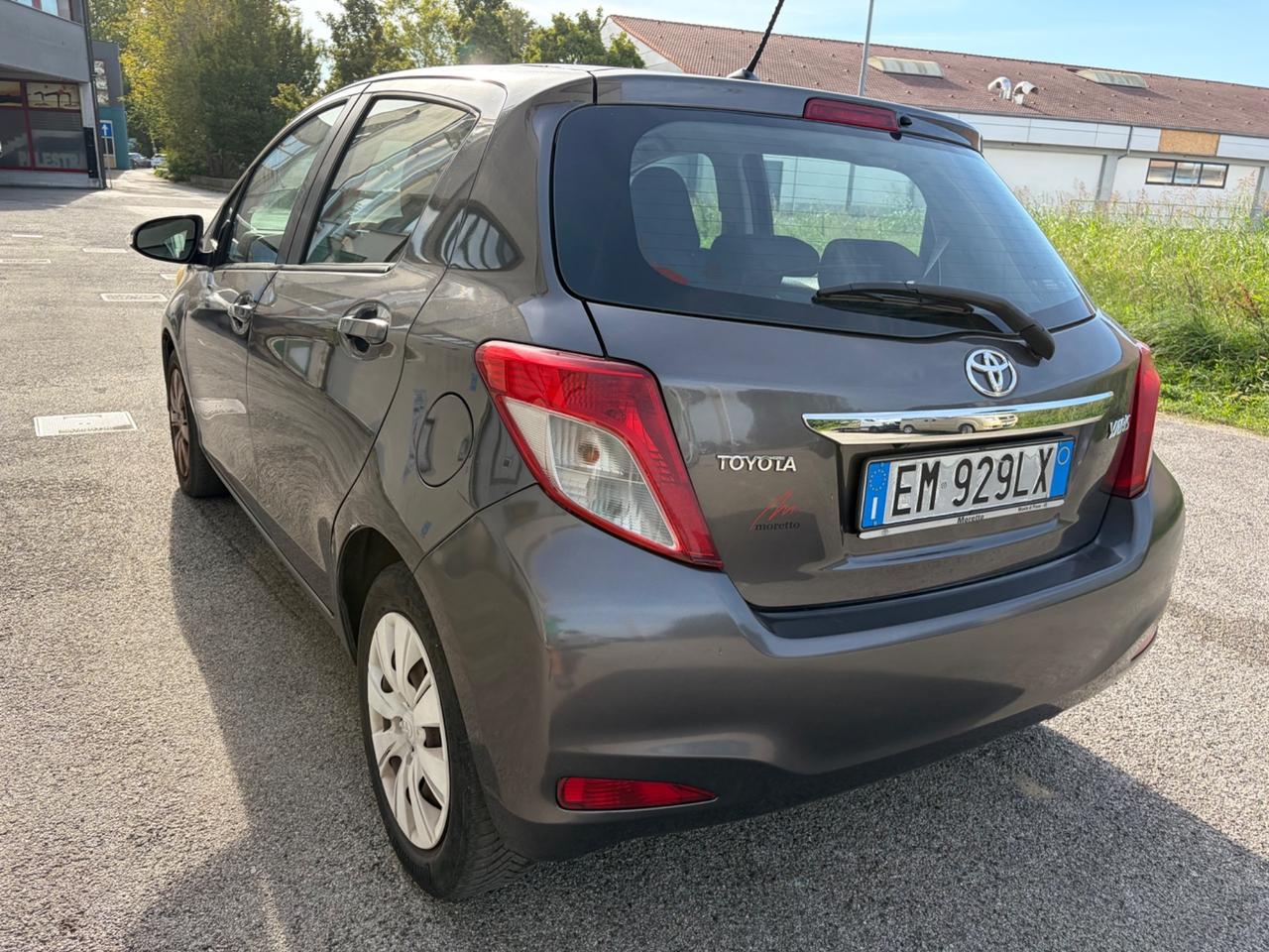 Toyota Yaris 1.0 5 porte