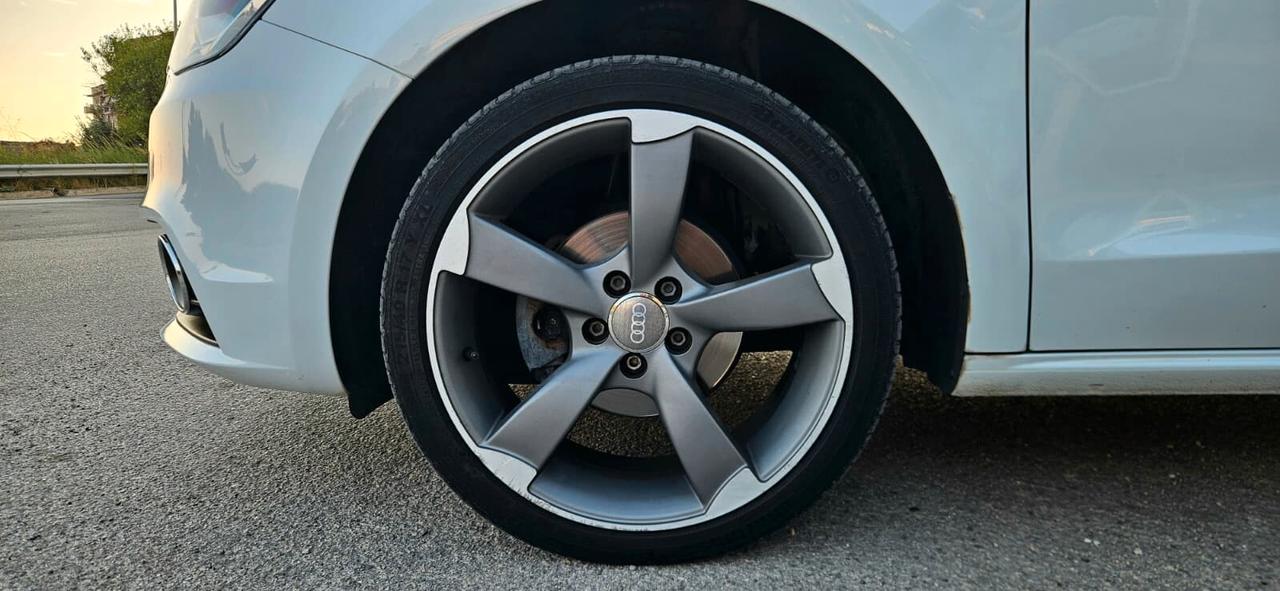 Audi A1 TDI 1.6 90CV Ambition