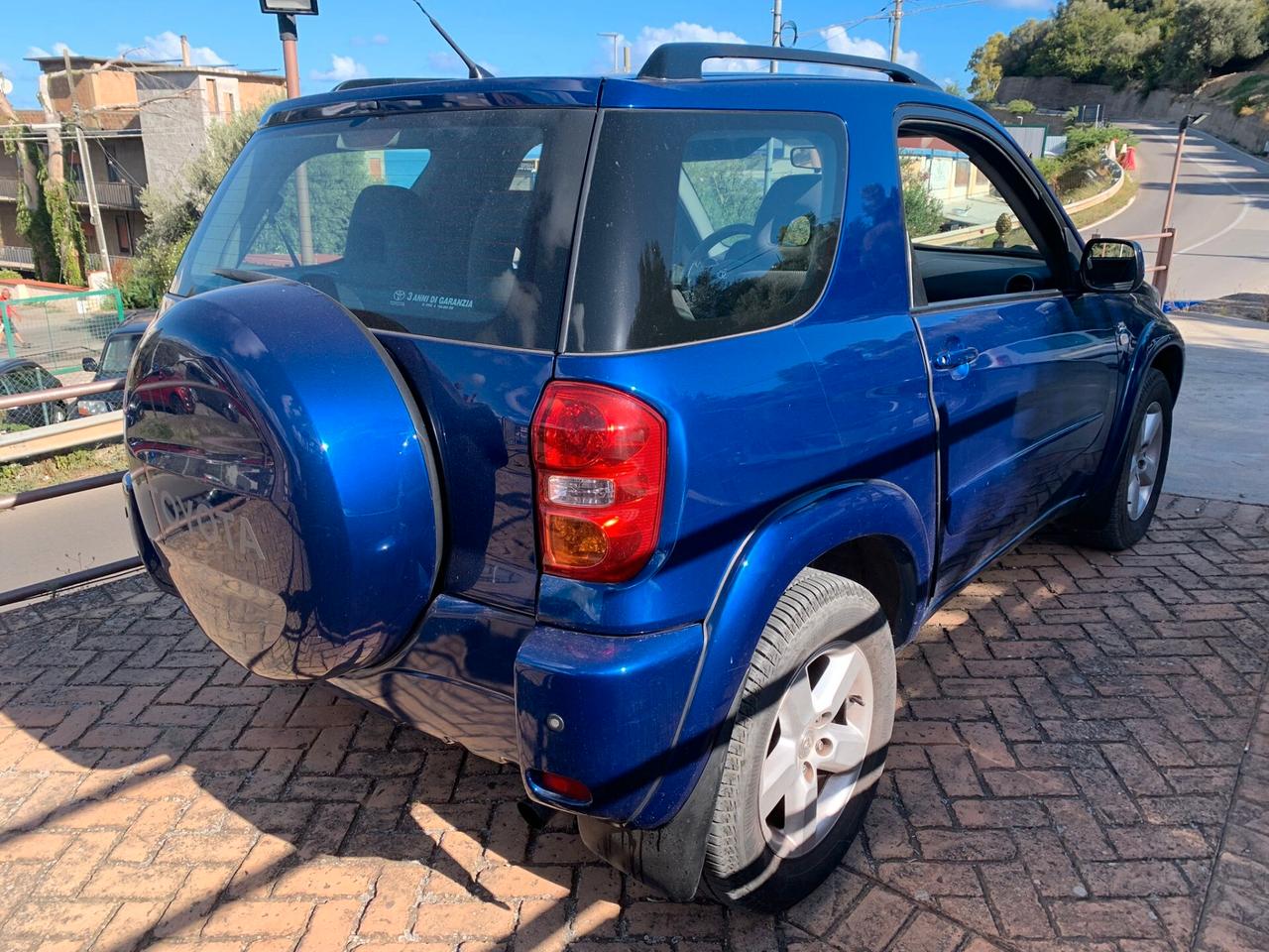 Toyota RAV 4 RAV4 2.0 Tdi D-4D cat 3 porte Sol