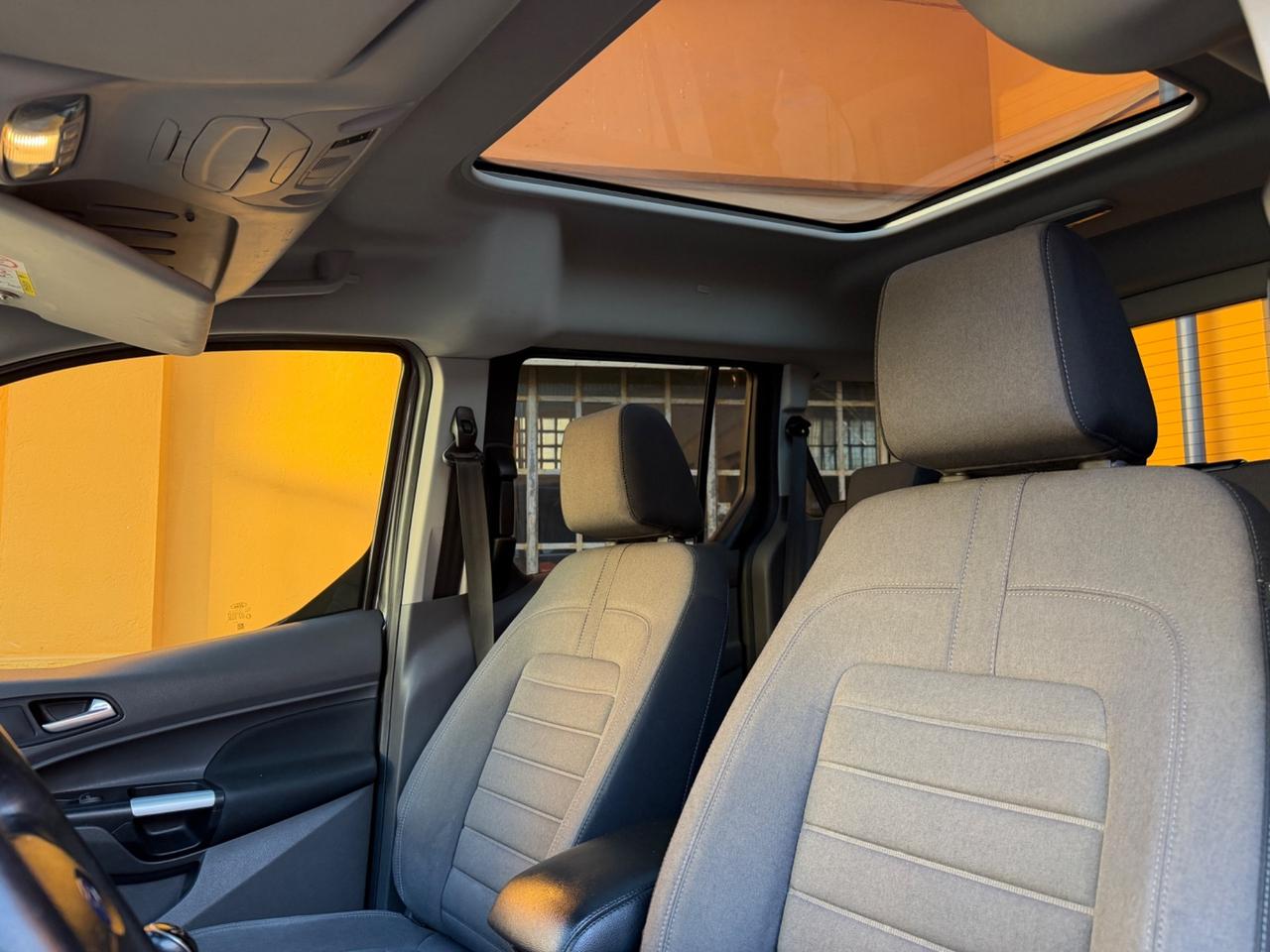Ford Tourneo Connect 1.5 TDCi 120 CV Titanium