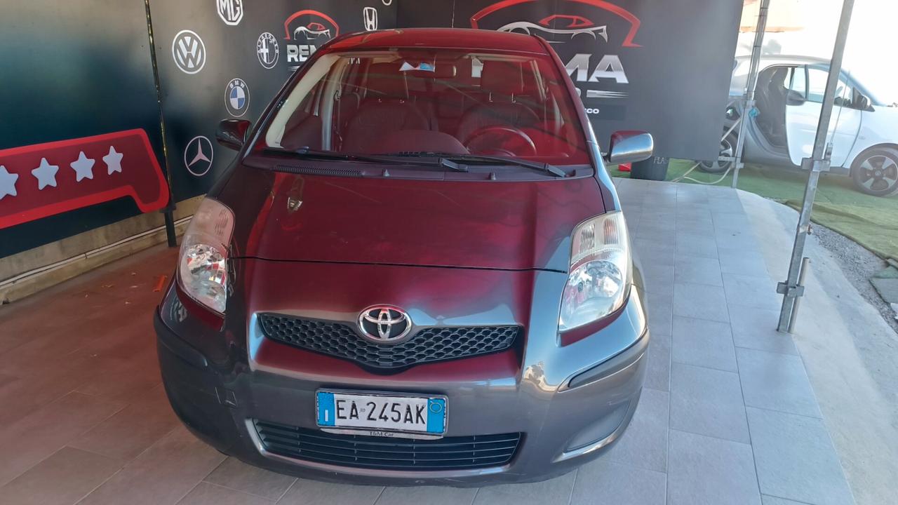 Toyota Yaris 1.0 5 porte