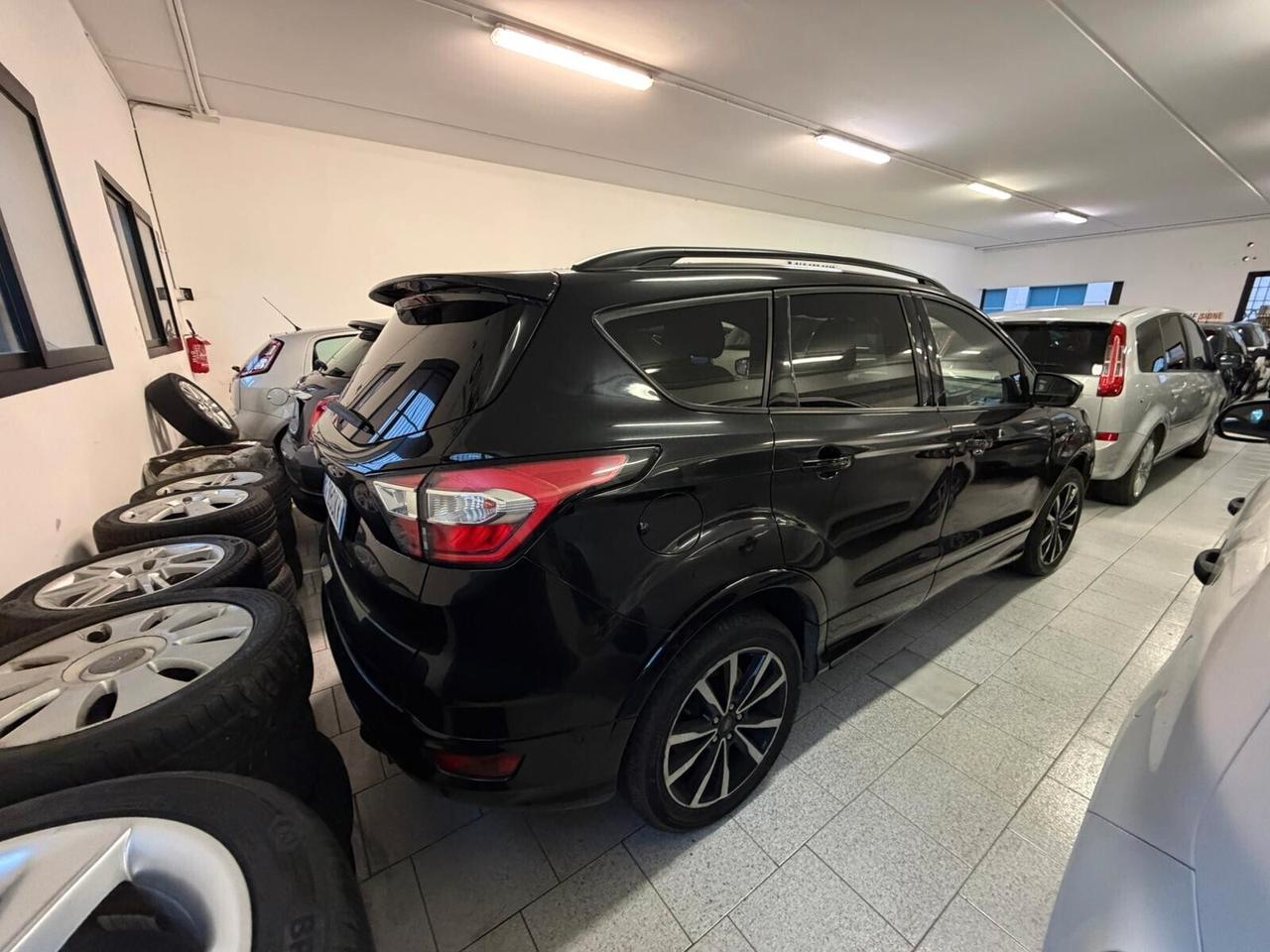 FORD KUGA 1.5 TDCI 120 CV S&S 2WD ST-Line