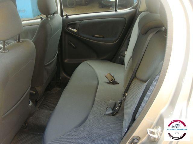 TOYOTA - Yaris - 1.3 5p. Sol