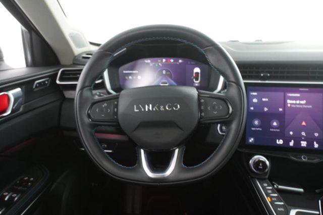 LYNK & CO 01 01 PHEV