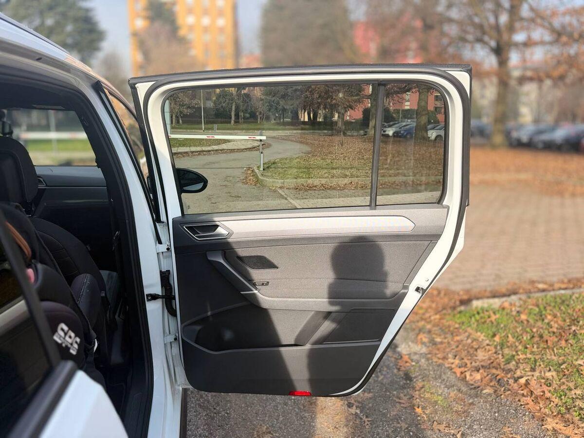 Volkswagen Touran 2.0 tdi Executive dsg R-LINE