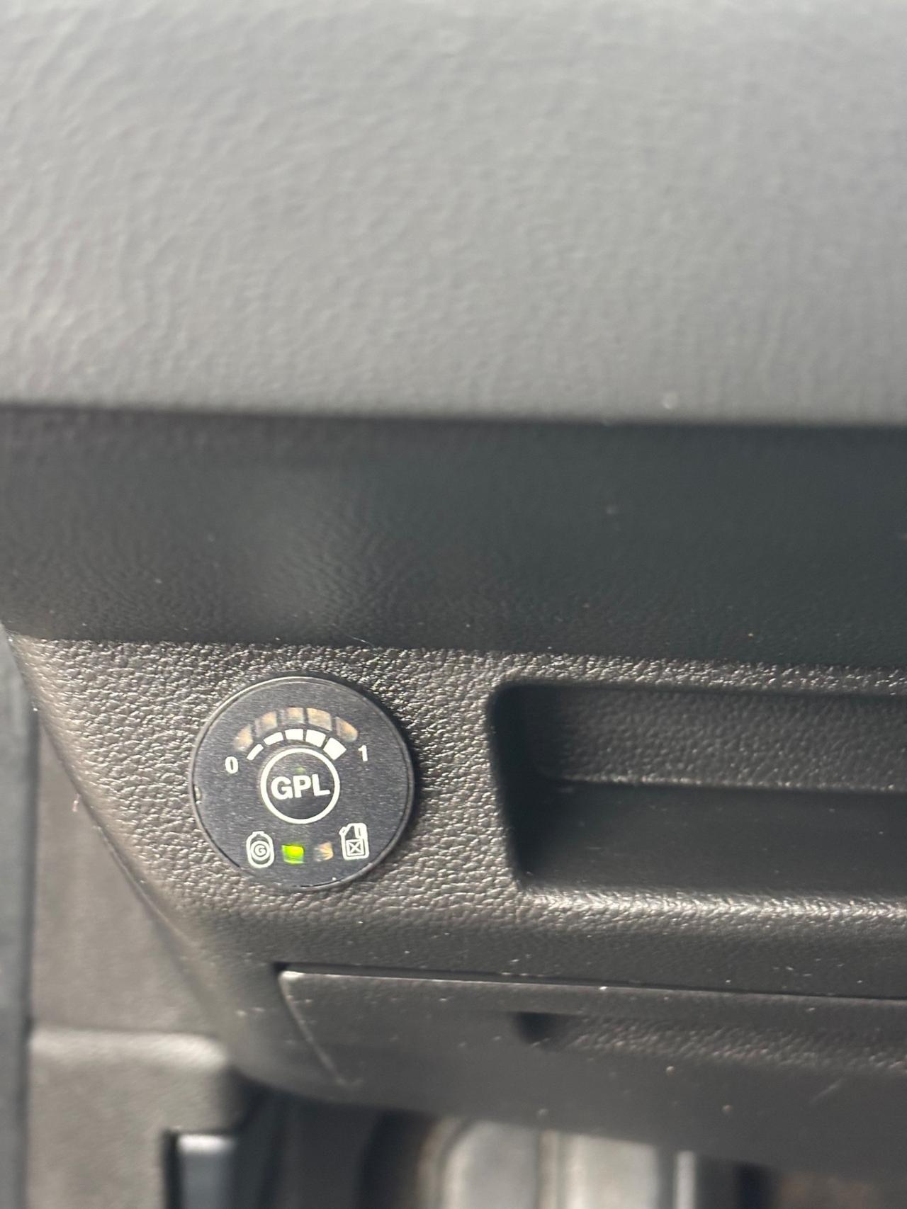 Renault Clio TCe 12V 100 CV GPL 5 porte Intens