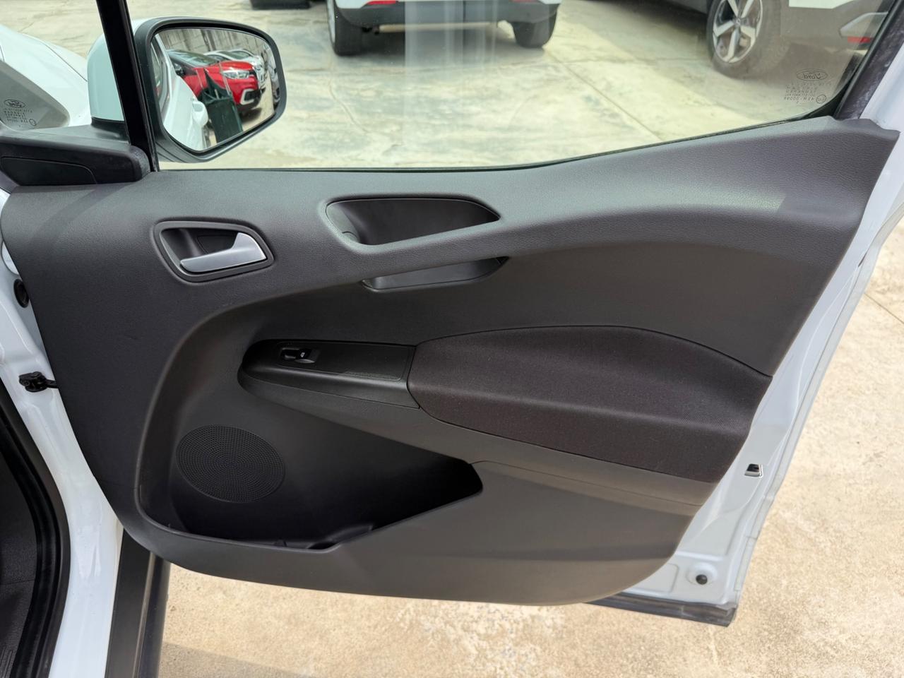 Ford Transit Courier 1.5 TDCi 75CV Van Entry
