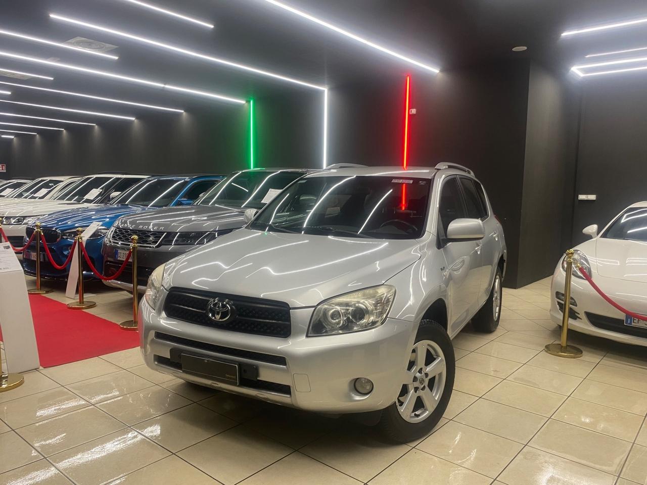 Toyota RAV4 2.2 D-4D 136 CV Luxury UNICO PROPRIETARIO