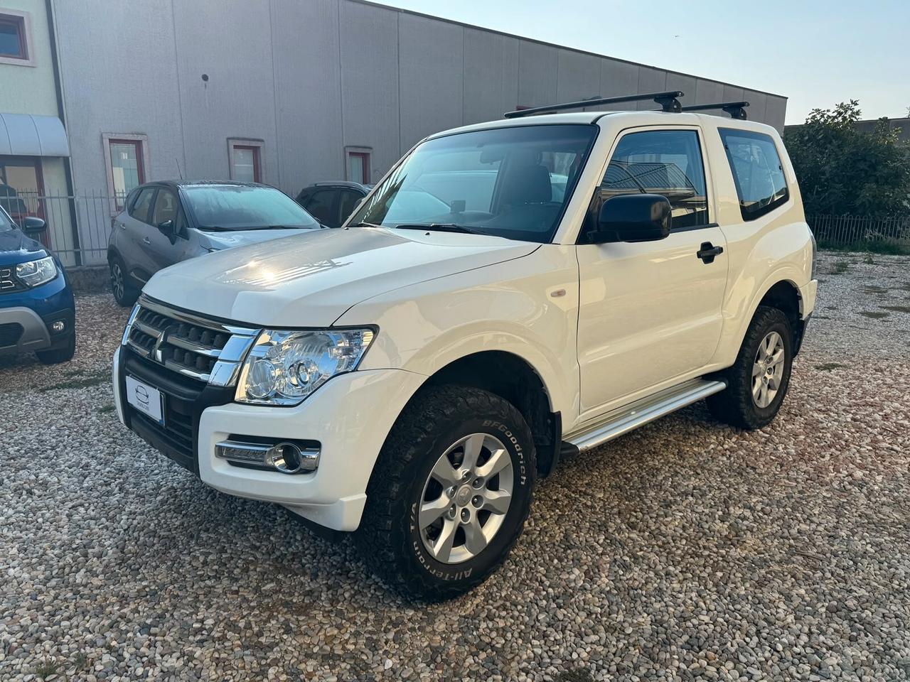 Mitsubishi Pajero 3.2 DI-D 16V aut. 3p. AUTO