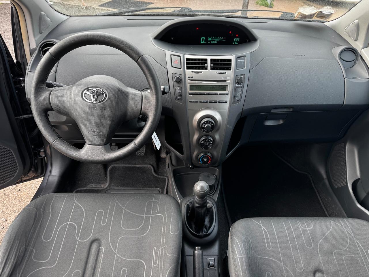 Toyota Yaris 1.0 69 Cv - NEOPATENTATI 2010