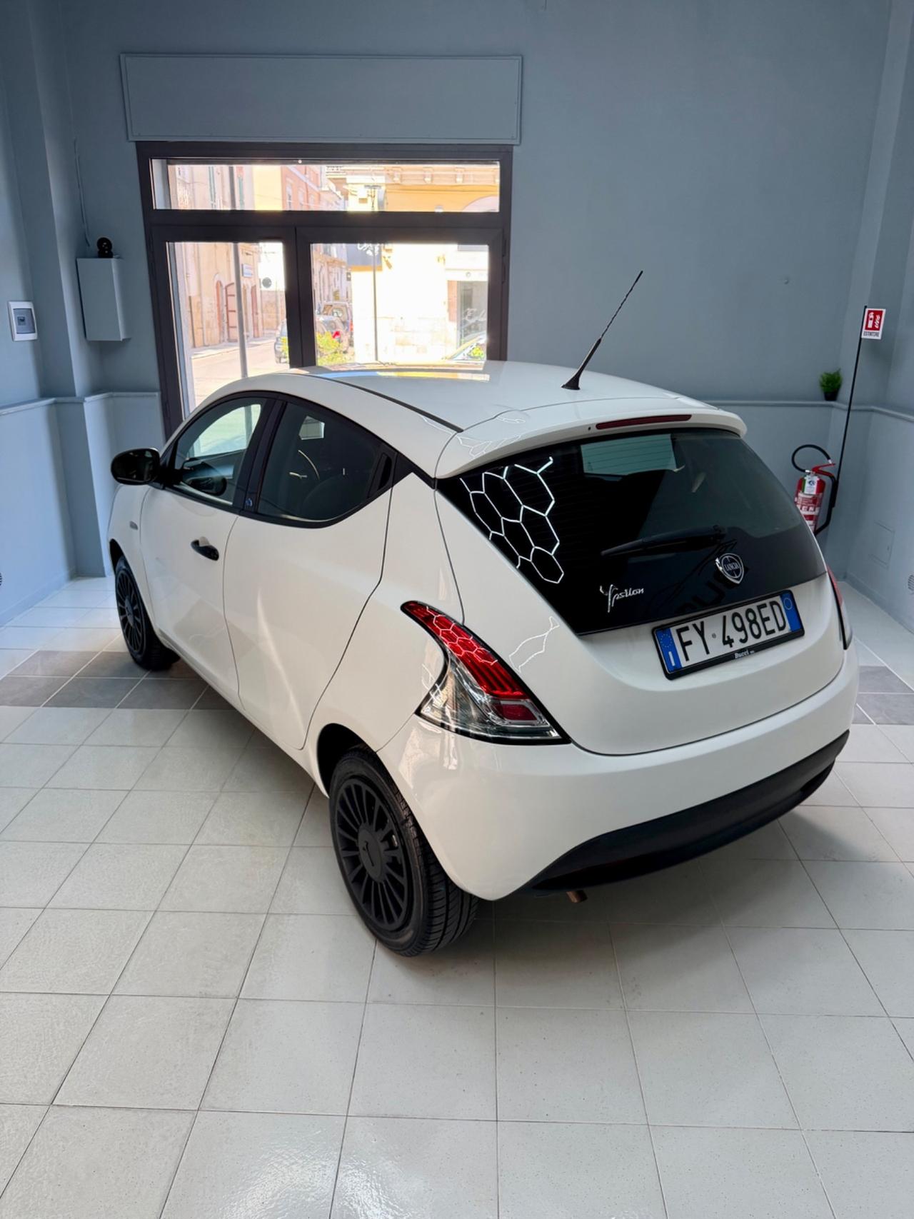 Lancia Ypsilon 1.2 69 CV 5 porte GPL Ecochic Elefantino Blu