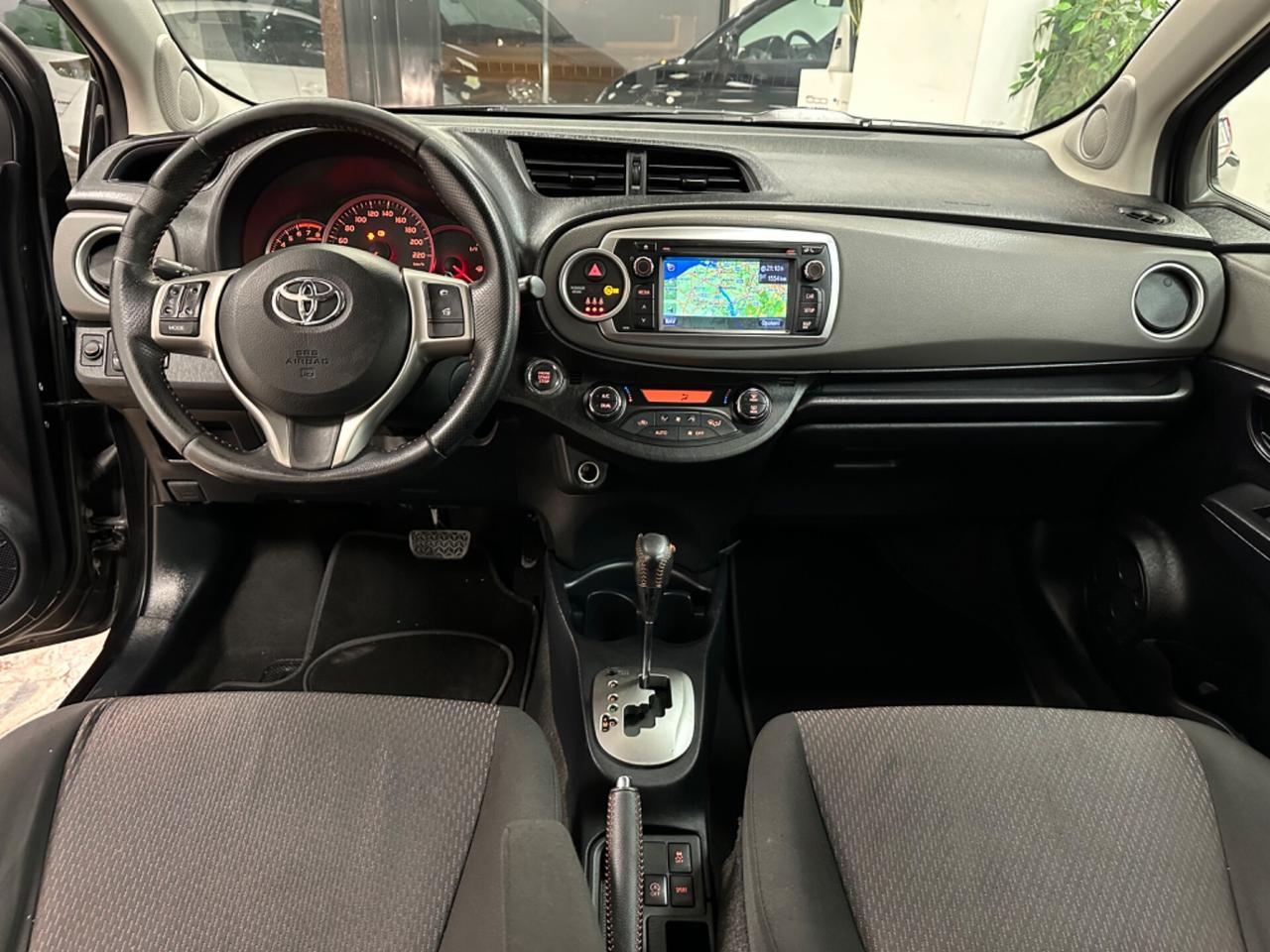 Toyota Yaris 1.3 Lounge CVT Automatica