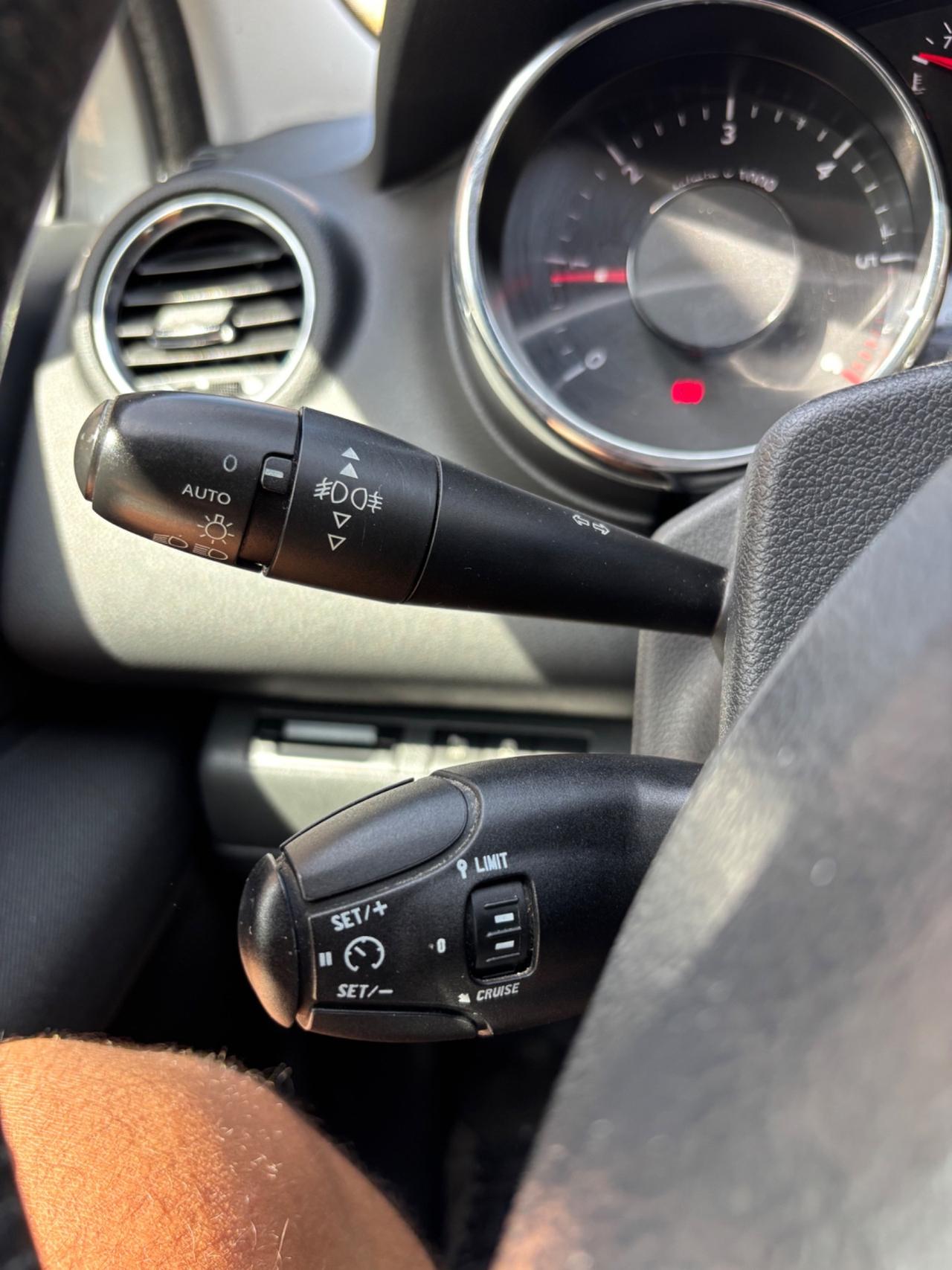 Peugeot 3008 1.6 HDi 114CV Business