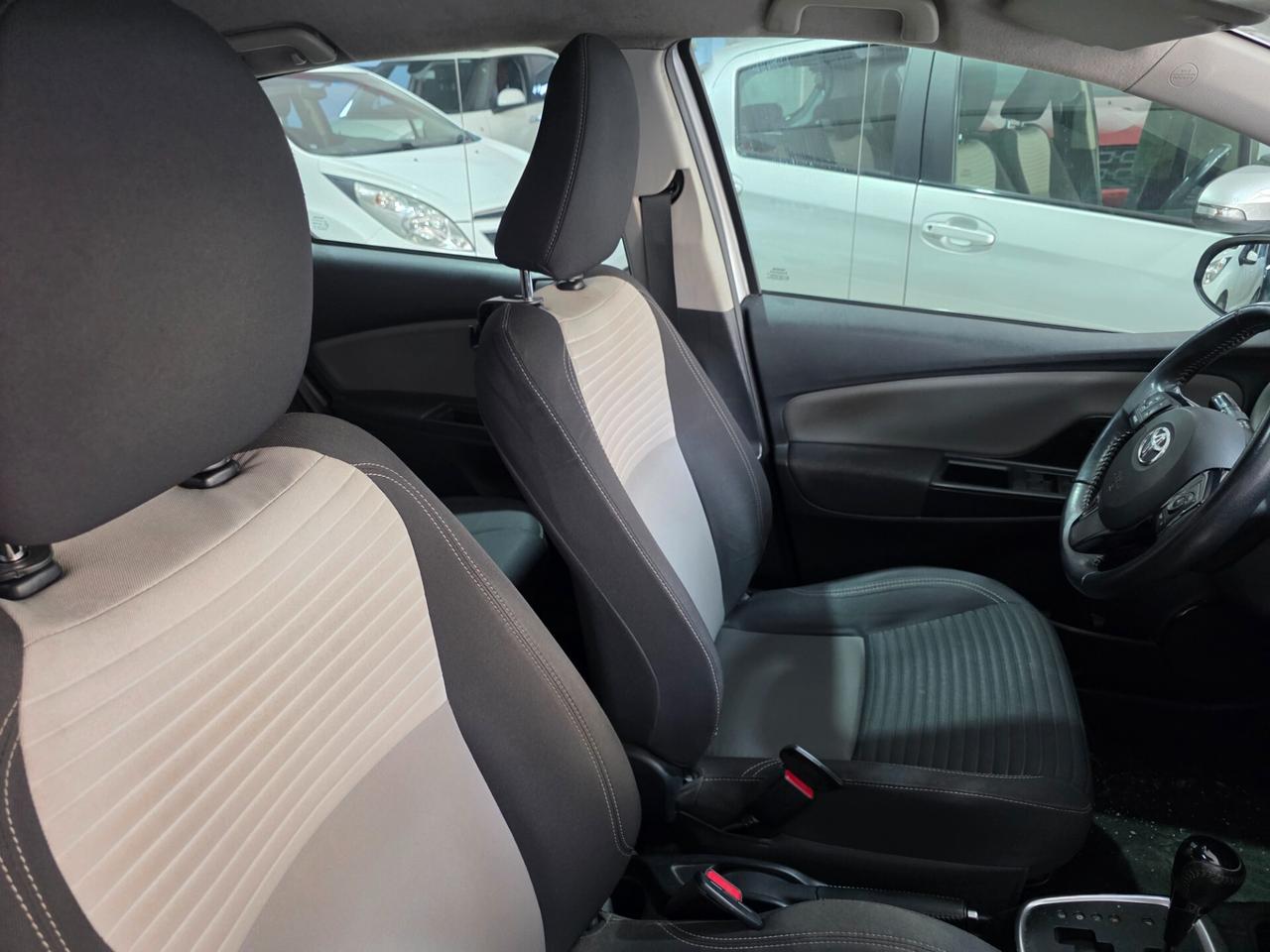 Toyota Yaris 1.5 Hybrid 73cv 1 PROPRIETARIO 2017