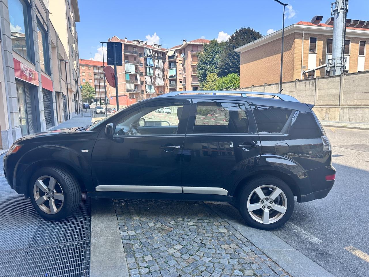 Mitsubishi Outlander 2.0 DI-D un vero 7 posti 4x4
